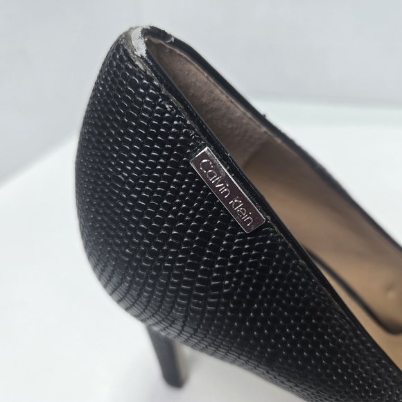 Calvin Klein Calida Black Lizard Skin Textured Stiletto Heels Size 9 Women's - Picture 13 of 16